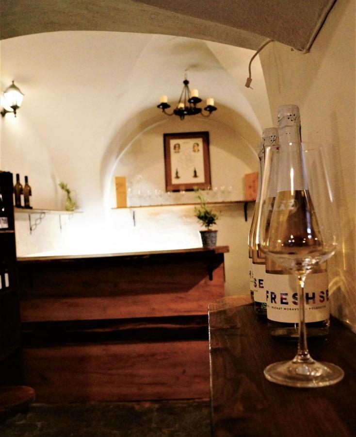 Olivea Penzion & Wine Mikulov Hotel ภายนอก รูปภาพ